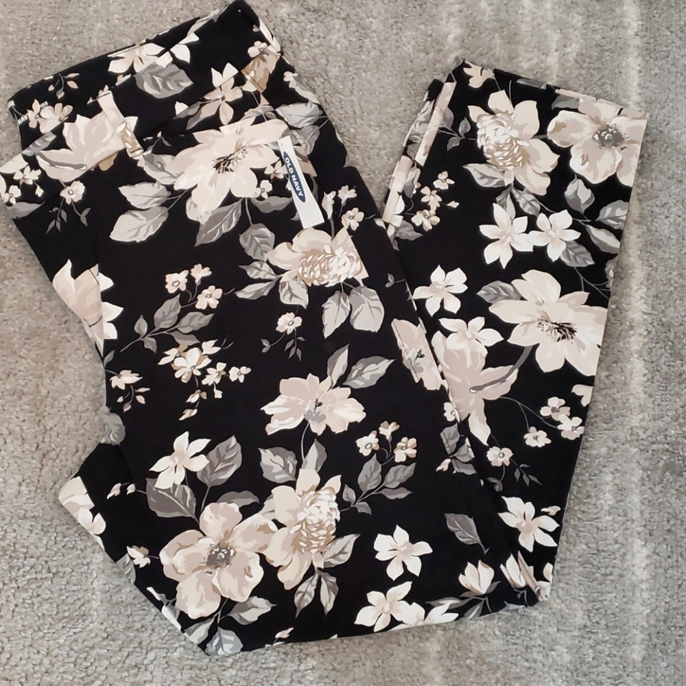 Old navy floral ankle pixie pants